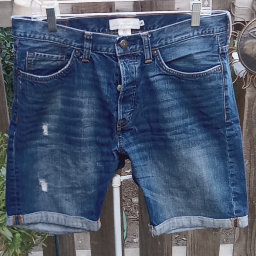 Men's shorts blue distressed button fly brand l. O. G. G. Size 34